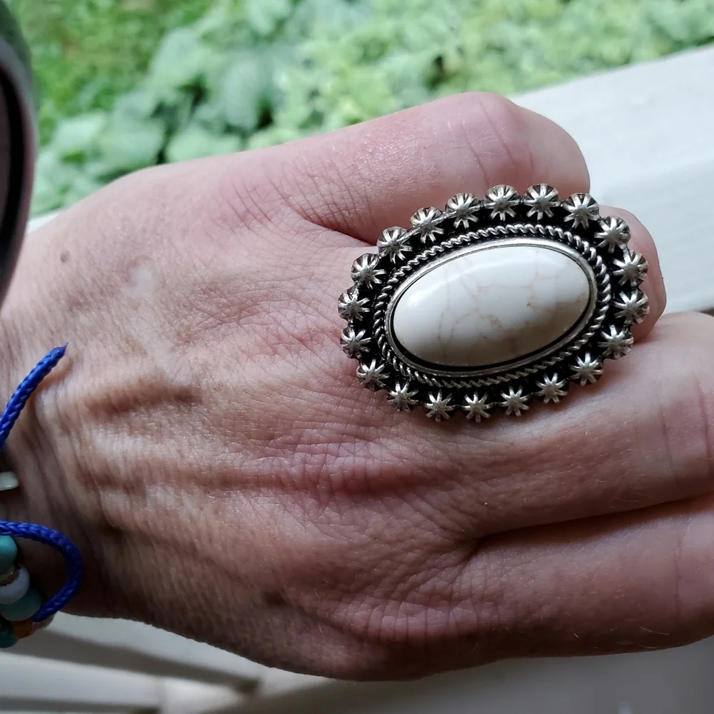 Free Spirit Boho Native South Western People Oval Sunburst bead Stretch Ring Nwt